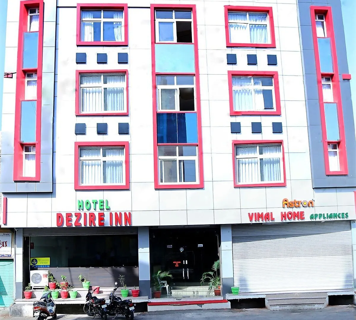 ***  Hotel Royal Dezire Udaipur India